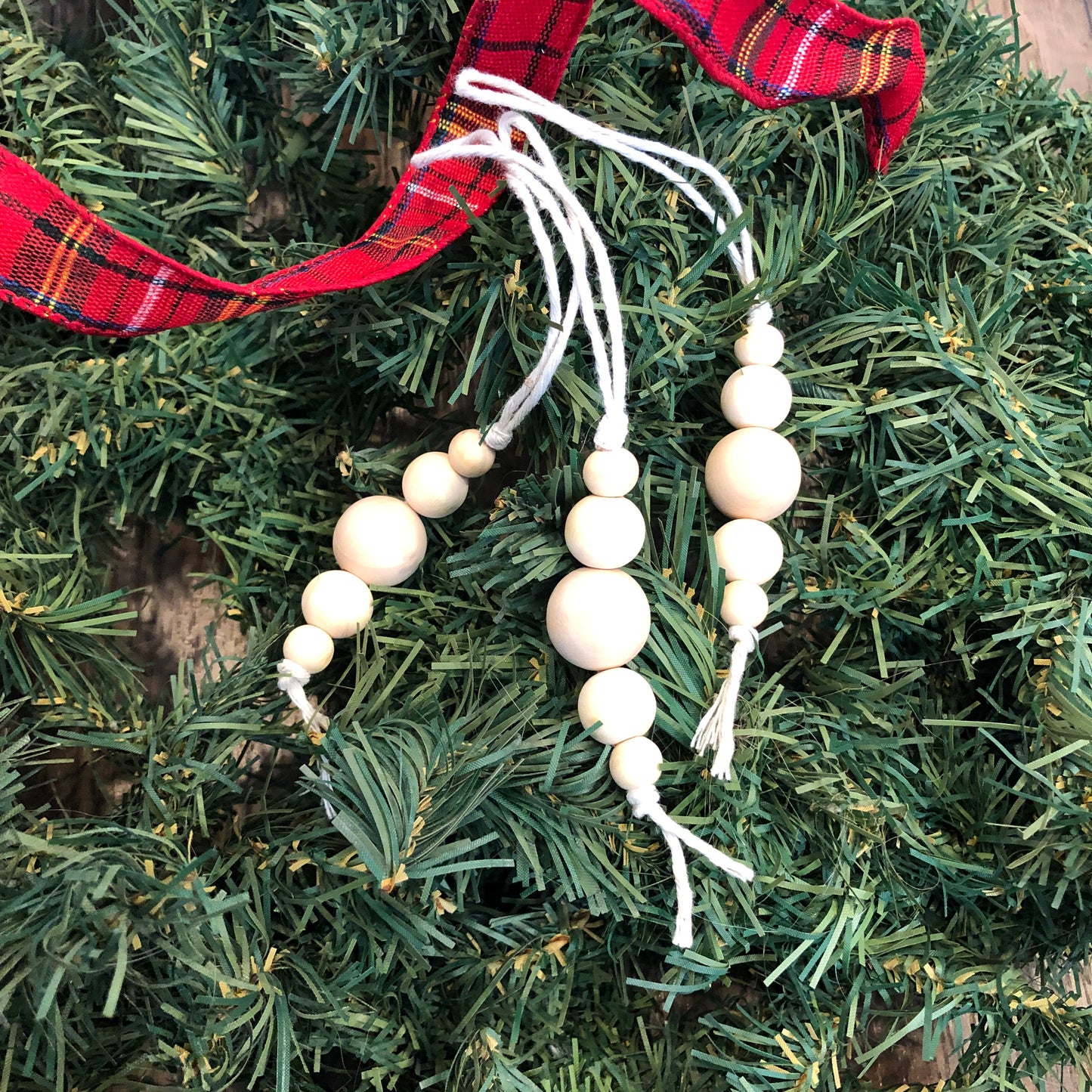 Yes you can! Family Christmas bead craft